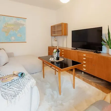 Blumental With Balcony Appartement Bratislava